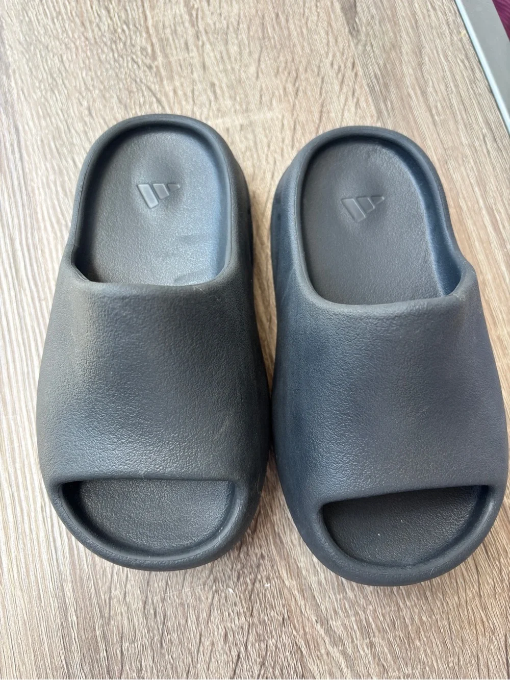 Adidas Yeezy slides onyx black slip on